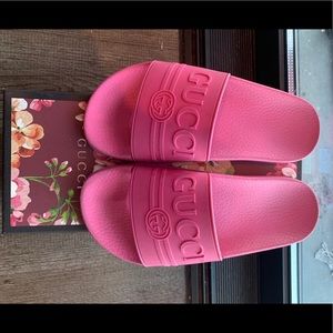 100% Authentic pink GUCCI rubber slides!